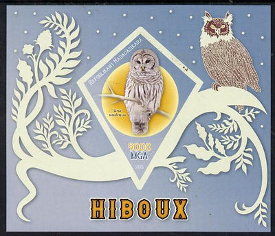 Madagascar 2015 Owls imperf deluxe sheet containing one diamond shaped value unmounted mint