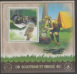 Congo 2015 Scouts & Owls perf m/sheetlet #2 containing one value unmounted mint