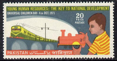 Pakistan 1971 Children's Day (Electric Loco & toy Train) unmounted mint, SG 313*