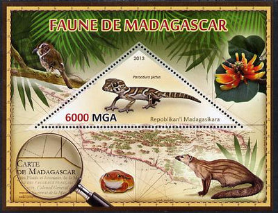Madagascar 2013 Fauna - Ocelot Gecko perf sheetlet containing one triangular value unmounted mint