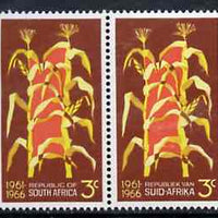 South Africa 1966 Maize Plants 3c se-tenant pair (from 5th Anniversary set) unmounted mint, SG 264