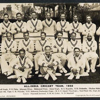 Postcard - Black & white unused card depicting the All India Cricket Team of 1932 with Signature of lall Singh, very fine