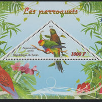 Benin 2015 Parrots perf deluxe sheet containing one triangular value unmounted mint