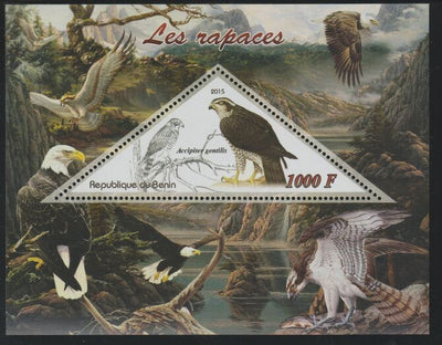 Benin 2015 Raptors perf deluxe sheet containing one triangular value unmounted mint