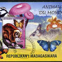 Madagascar 1999 Animals of the World #14 perf m/sheet showing Lemur #7, background shows Frog, Bird, Butterfly, Fungi & Orchid, fine cto used