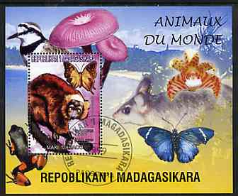 Madagascar 1999 Animals of the World #14 perf m/sheet showing Lemur #7, background shows Frog, Bird, Butterfly, Fungi & Orchid, fine cto used