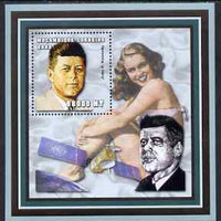 Mozambique 2002 John F Kennedy perf s/sheet containing 1 value unmounted mint (with Marilyn Monroe) Yv 124