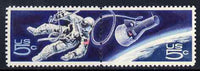 United States 1967 US Space Achievements se-tenant pair unmounted mint, SG 1312a