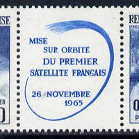 France 1965 Launch of First French Satellite se-tenant pair with label unmounted mint, SG 1697a