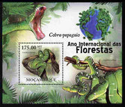 Mozambique 2011 International Year of Forests - Parrot Snakes perf s/sheet unmounted mint