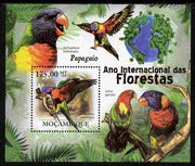 Mozambique 2011 International Year of the Forest - Parrots perf s/sheet unmounted mint